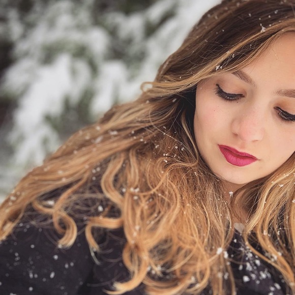 Meet your Posher, Hannah - Picture 1 of 1